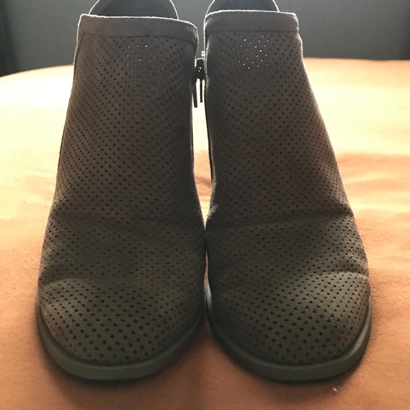 Heeled booties - Picture 2 of 3